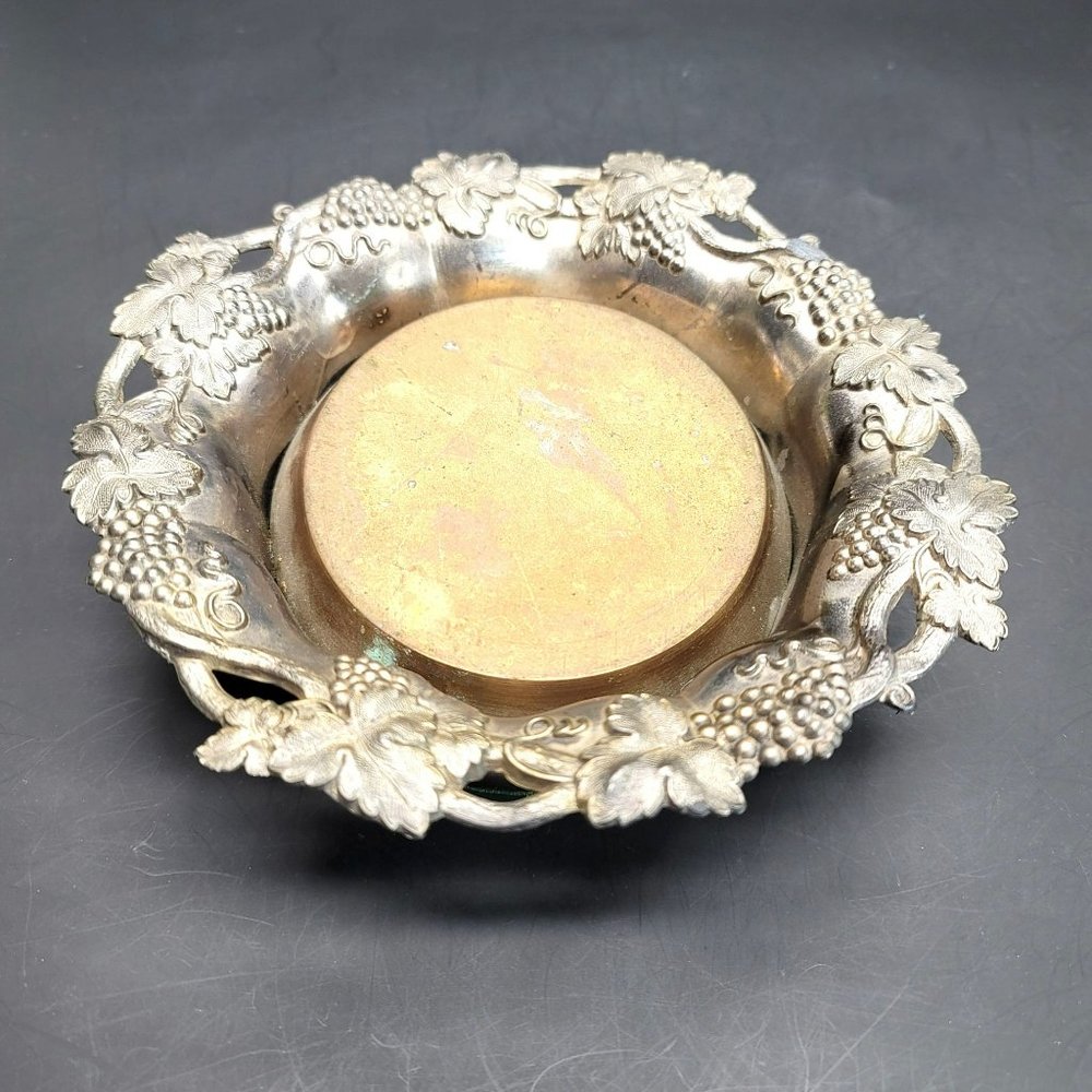 Pewter Silver Wine Champagne Bottle Coaster Moisture Collector Grape Motif CR22
